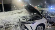 В Уфе ночью загорелась машина: хозяин авто получил тяжелые ожоги  | 0