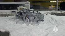 В Уфе ночью загорелась машина: хозяин авто получил тяжелые ожоги  | 1